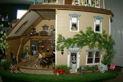 1970 HUGE CUSTOM BUILT & FULLY FURNISHED DOLL HOUSE (5 ft x 4ft x 32”) WITH 14 rooms & 3 gardens, Plants, Trees   Outhouse (1/12 Scale) Operating Lights