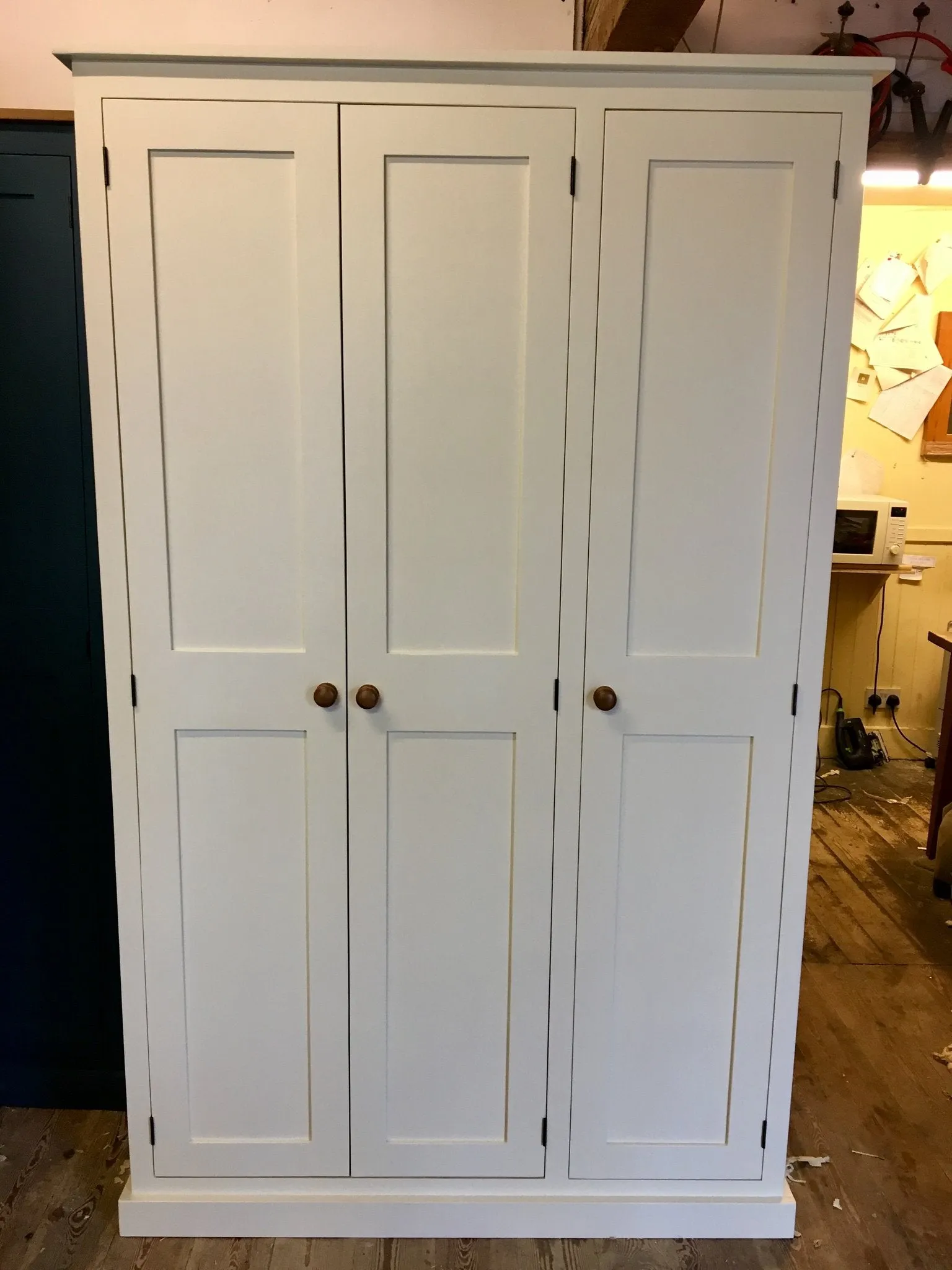 **3 Door Hall, Utility Room, Cloak Room Coat & Shoe Storage Cupboard (40 cm deep) OPTION 2