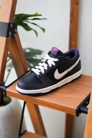 DUNK LOW (GS) "BLACK/DARK RAISIN"