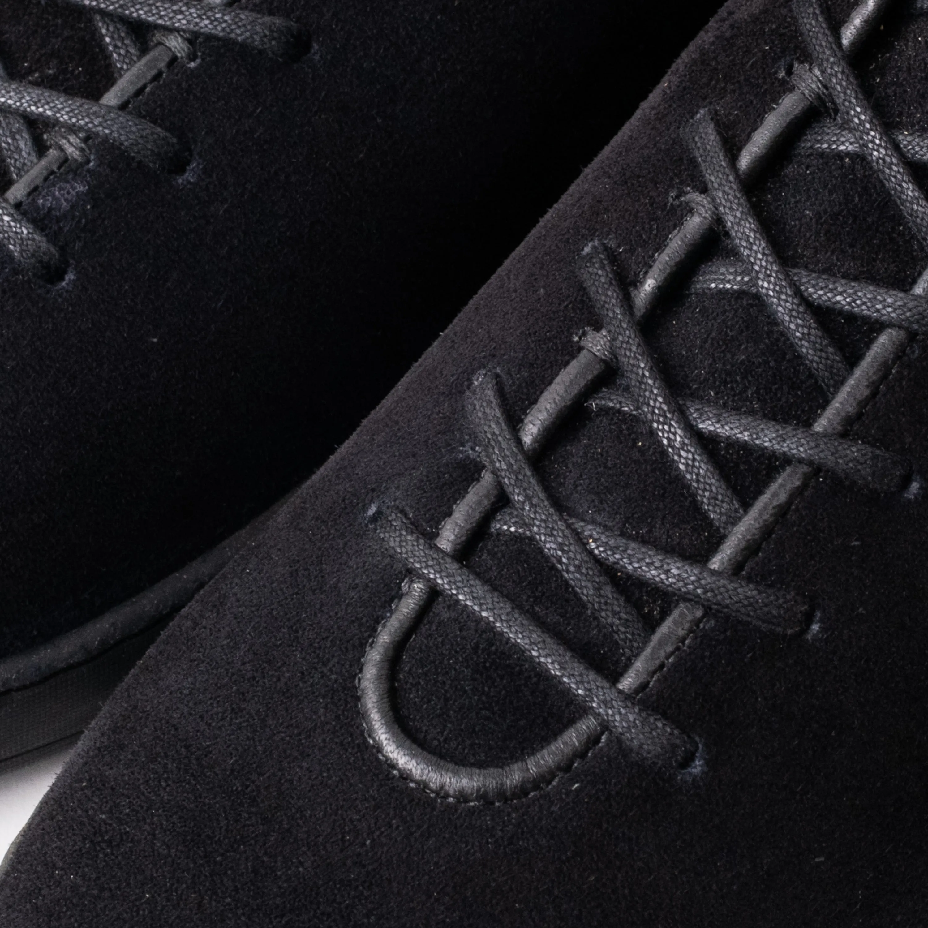 Everdon Wholecut Mid - Black Scottish Deer Suede