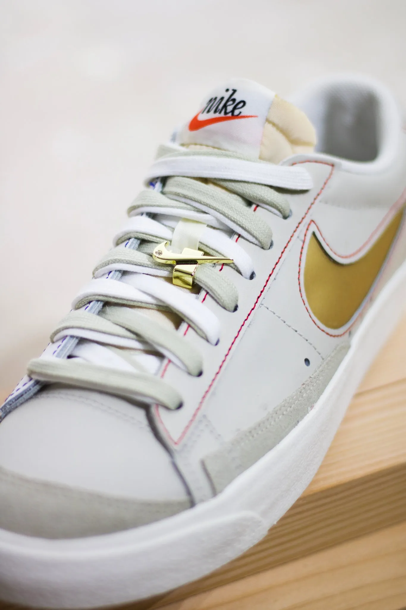 NIKE BLAZER LOW '77 PRM "LIGHT BONE"