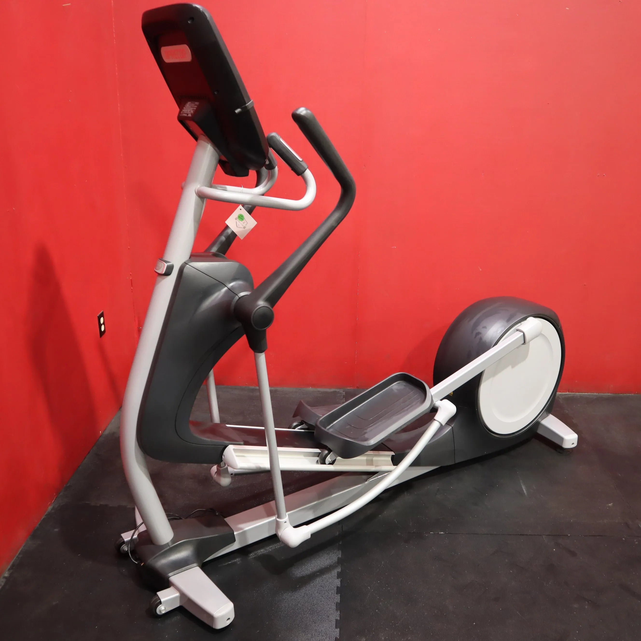 Precor EFX 781 Elliptical Trainer w/ P82 Display (Refurbished)