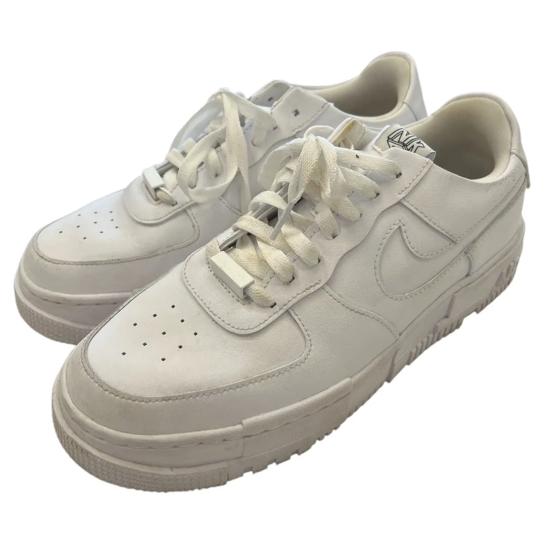 Shoes Sneakers By Nike In White, Size: 10