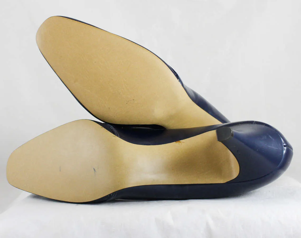 Size 8 Shoes - 1950s Navy Shoes with Asian Pagoda Style Gold Metal Detail - B Width Shoe - 8B Dark Blue Heels - Cotillion NOS Deadstock