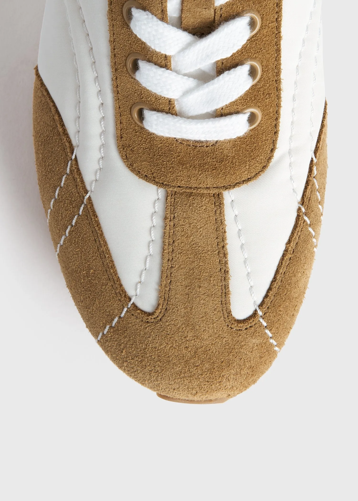 The Sport Sneaker white/tan