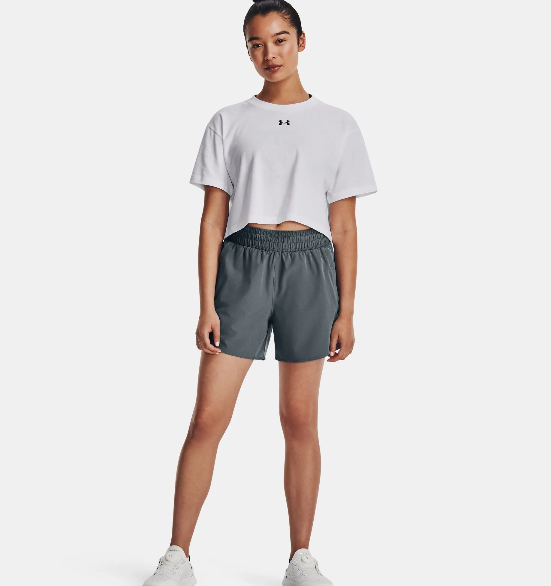 Under Armour Shorts - Women's Flex Woven 5”