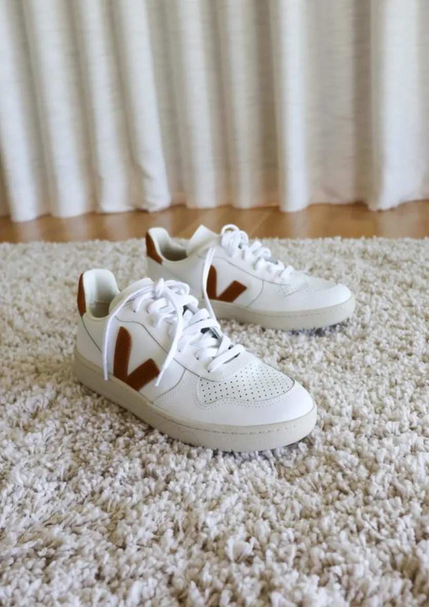 Veja V10 Leather White Camel