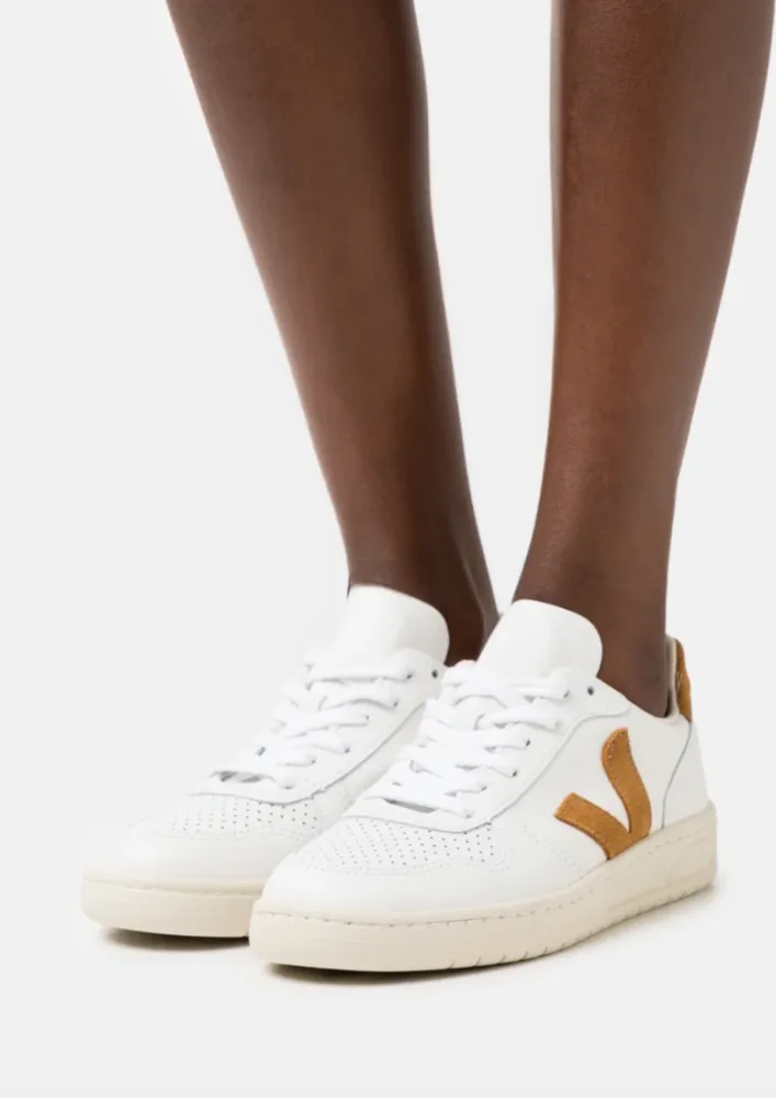 Veja V10 Leather White Camel