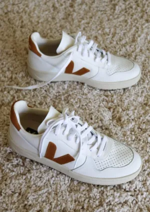 Veja V10 Leather White Camel