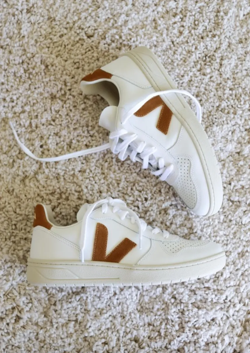 Veja V10 Leather White Camel