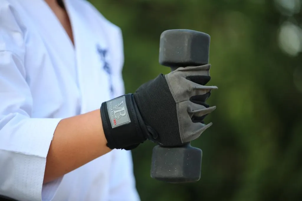 WOMEN AND MEN'S WEIGHT LIFTING GLOVES WITH EXCELLENT GRIP