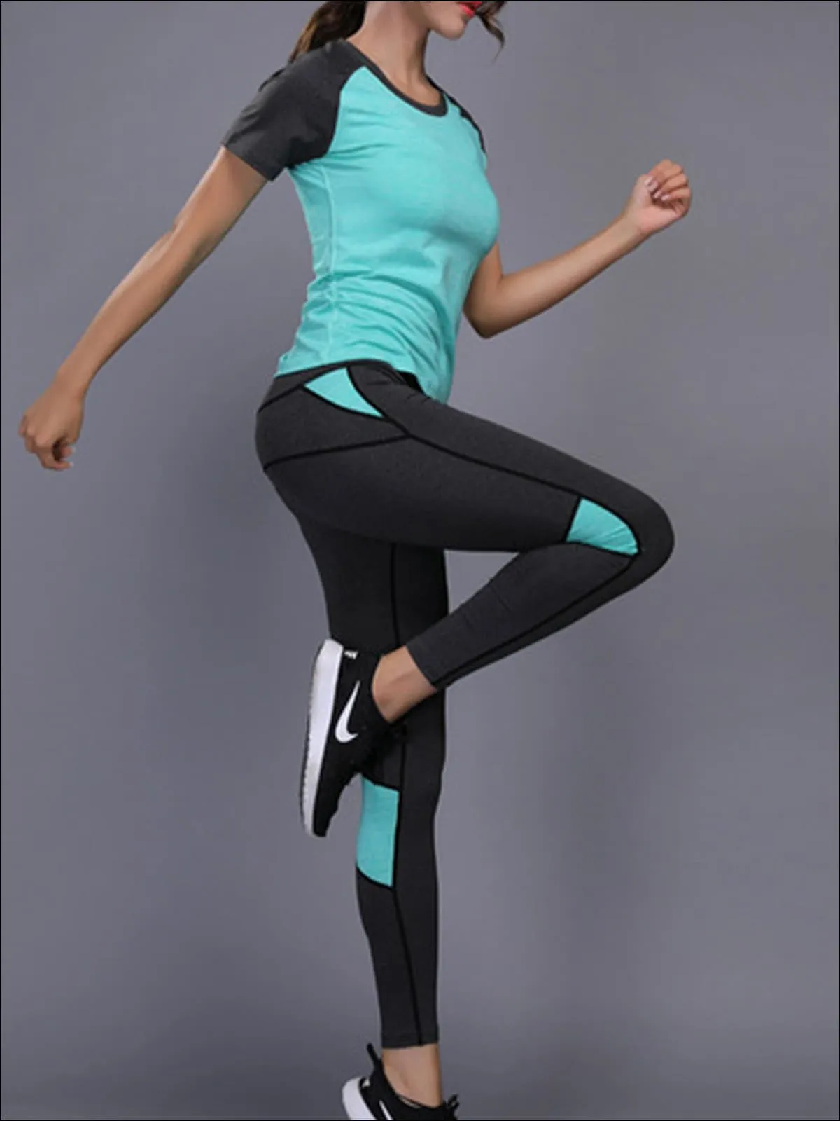 Women's Contrast Panel Workout Top And Legging Set