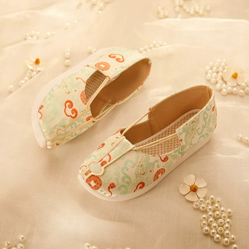 Ying Bì 硬币 Tang Dynasty Brocade Rising Cloud Dengyunlu Shoes