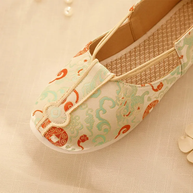 Ying Bì 硬币 Tang Dynasty Brocade Rising Cloud Dengyunlu Shoes